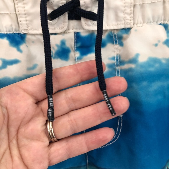 GAP beach scene boys swim trunks - Picture 6 of 8